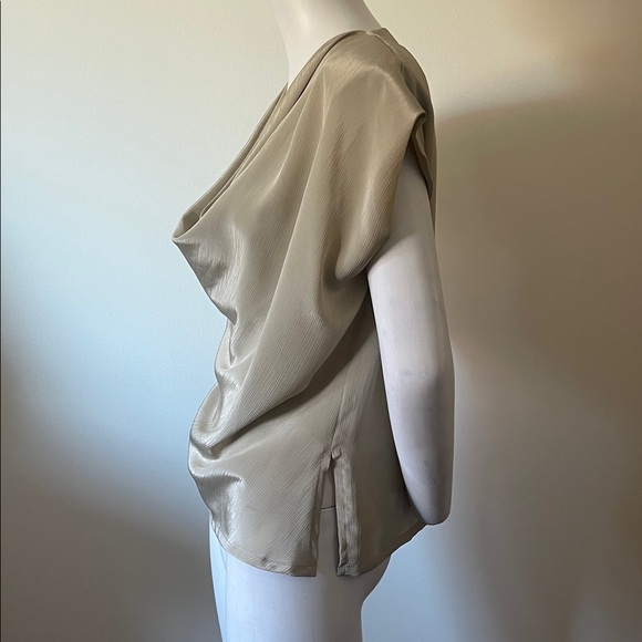 Oscar de la Renta Elegant Cream Drape Blouse Size 4 - Picture 3 of 7